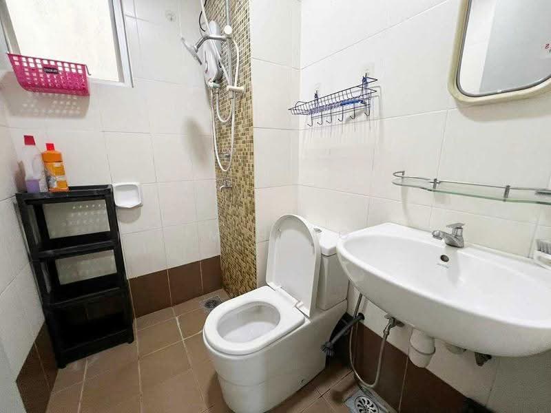 Kondominium untuk Dijual di Suasana Lumayan - FM Hong - Bathroom - PropertyGuru.com.my