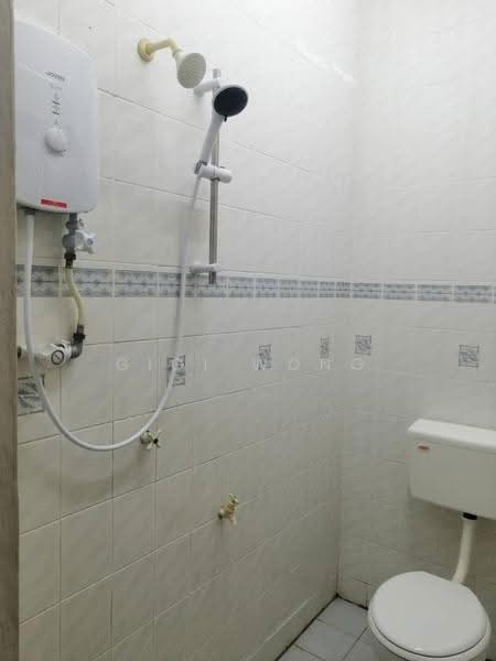 Townhouse for Sale in Taman Kota Laksamana (Melaka City) - Gigi Wong - Bathroom - PropertyGuru.com.my