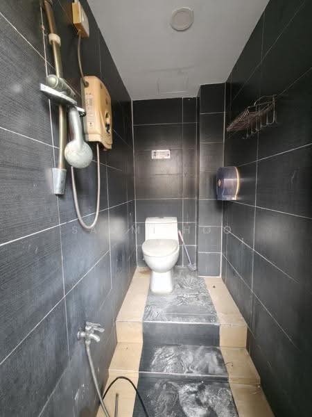 Shop for Rent in Taman Abad (Johor Bahru) - Sammi Hoo - Bathroom - PropertyGuru.com.my