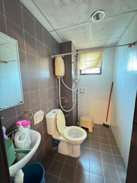 Kediaman Servis untuk Dijual di SuriaMas Suites - Stefan Yu - Bathroom - PropertyGuru.com.my