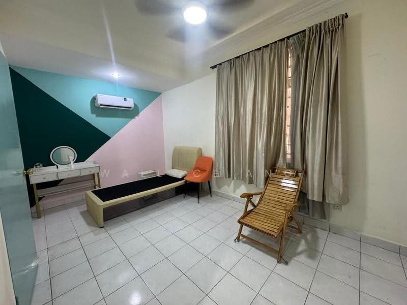 Rumah Berkembar untuk Disewa di Taman Perling (Perling) - Wallace Ang - Bedroom - PropertyGuru.com.my
