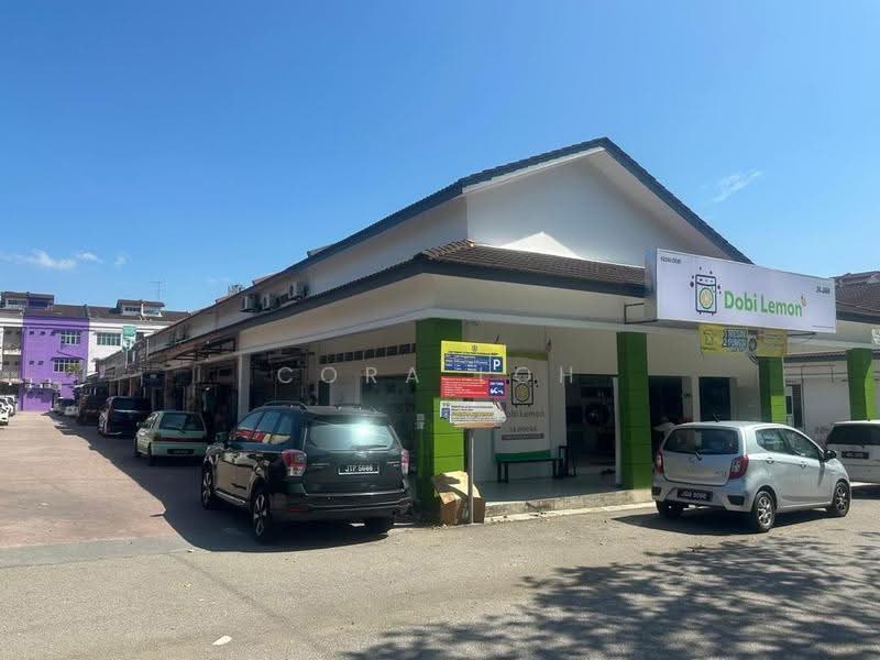 Shop / Office for Rent in Taman Perling (Perling) - Cora Loh - Exterior - PropertyGuru.com.my