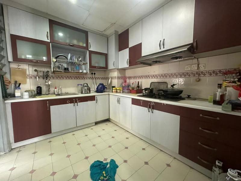 Kondominium untuk Dijual di Skudai Villa - Serene Tan - Kitchen - PropertyGuru.com.my