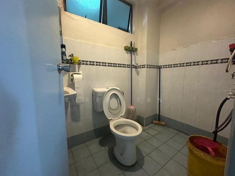 Kondominium untuk Dijual di Skudai Villa - Serene Tan - Bathroom - PropertyGuru.com.my