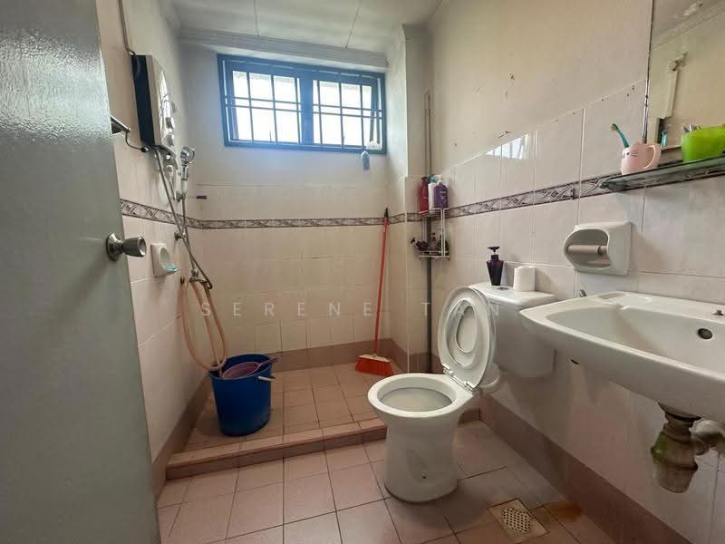 Kondominium untuk Dijual di Skudai Villa - Serene Tan - Bathroom - PropertyGuru.com.my