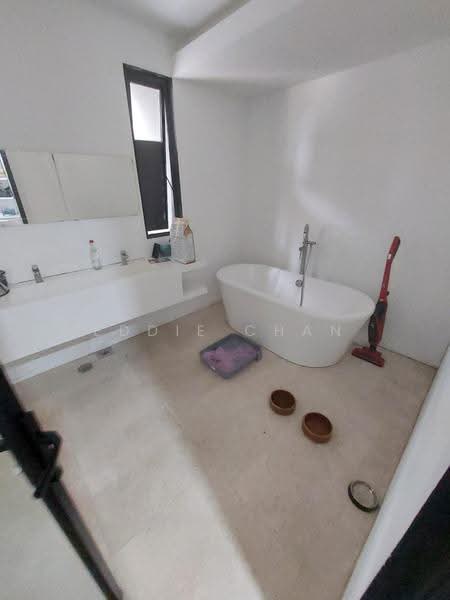 Bungalow House for Sale in Ampang Jaya (Ampang) - Eddie Chan - Bathroom - PropertyGuru.com.my