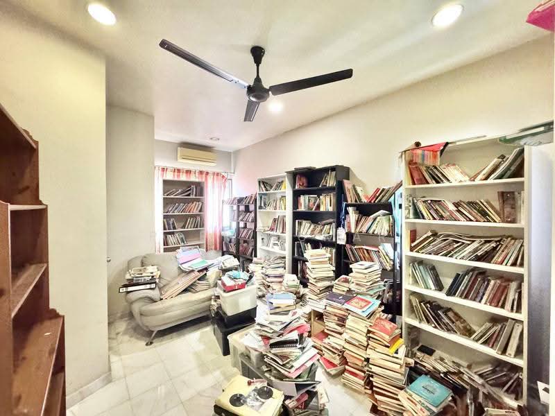 Rumah Teres 2-Tingkat untuk Dijual di Seksyen 5 (Kota Damansara) - Prem Kumar - Study - PropertyGuru.com.my