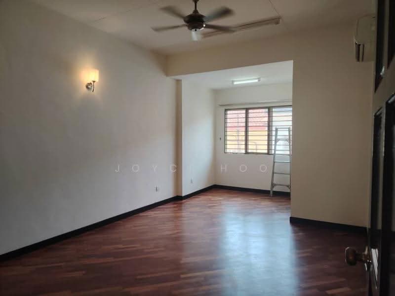 Rumah Teres 2-Tingkat untuk Dijual di Bandar Puteri Puchong (Puchong) - Joyce Hoo - Living Room - PropertyGuru.com.my