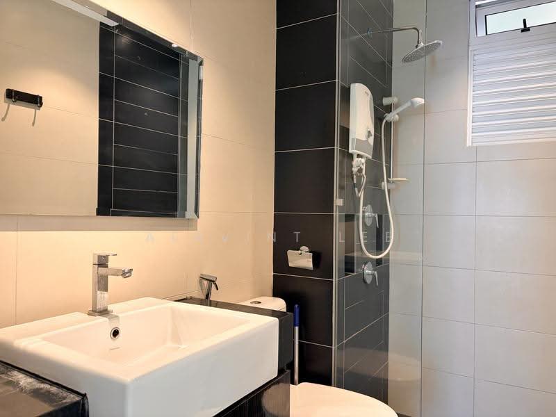 Kediaman Servis untuk Disewa di Tropez Residences - Aervint Lee - Bathroom - PropertyGuru.com.my