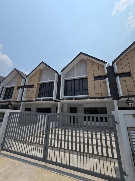 Rumah Teres 2-Tingkat untuk Disewa di Taman Desa Tebrau (Tebrau) - Wallace Ang - Exterior - PropertyGuru.com.my