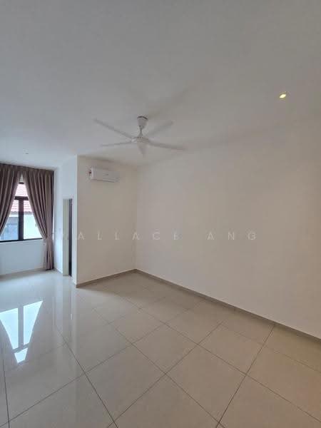 Rumah Teres 2-Tingkat untuk Disewa di Taman Desa Tebrau (Tebrau) - Wallace Ang - Living Room - PropertyGuru.com.my