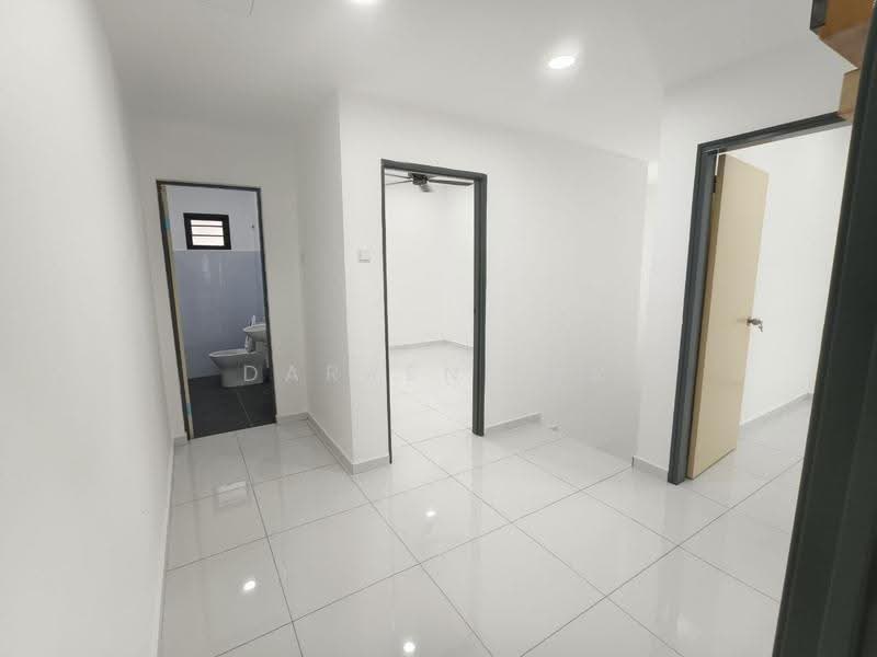 Rumah Teres 2-Tingkat untuk Dijual di Taman Bukit Kempas (Tampoi) - Darren Ler - Bathroom - PropertyGuru.com.my