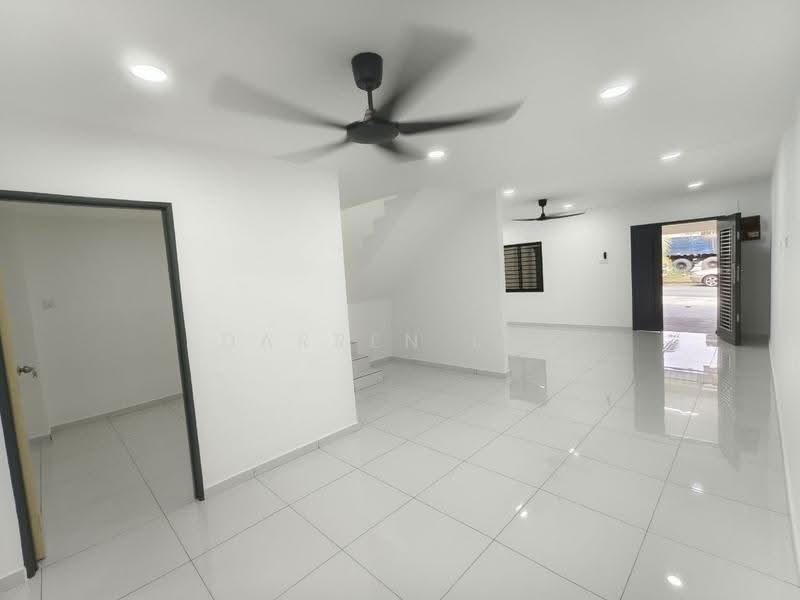 Rumah Teres 2-Tingkat untuk Dijual di Taman Bukit Kempas (Tampoi) - Darren Ler - PropertyGuru.com.my