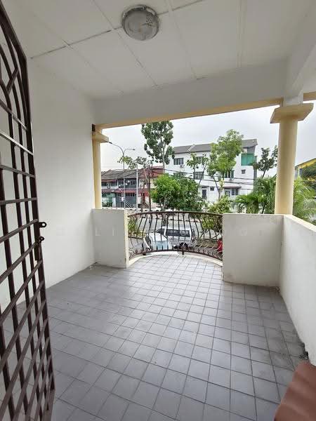 2-storey Terraced House for Rent in Taman Sri Endah (Sri Petaling) - Celine Shoo - Balcony - PropertyGuru.com.my