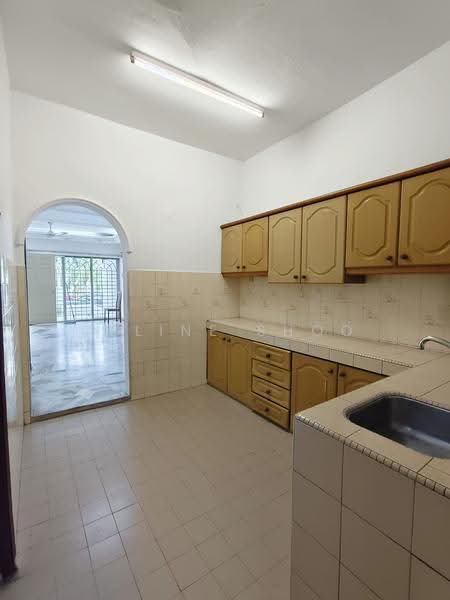 2-storey Terraced House for Rent in Taman Sri Endah (Sri Petaling) - Celine Shoo - Kitchen - PropertyGuru.com.my