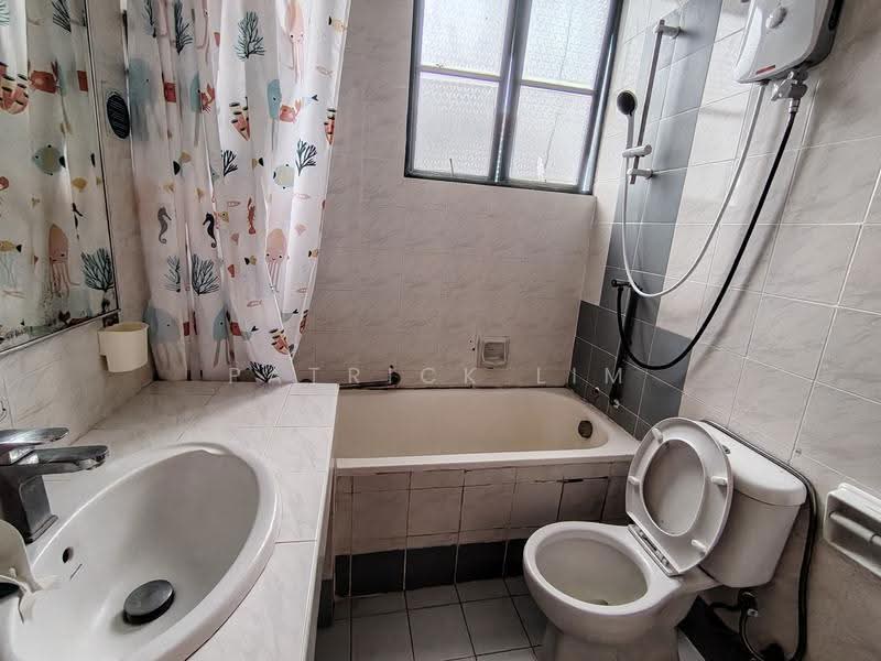 Pangsapuri untuk Disewa di Costa Mahkota - Patrick Lim - Bathroom - PropertyGuru.com.my
