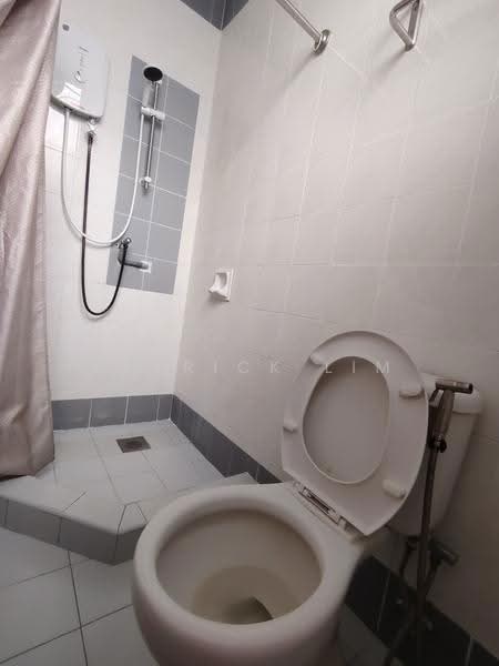 Pangsapuri untuk Disewa di Costa Mahkota - Patrick Lim - Bathroom - PropertyGuru.com.my