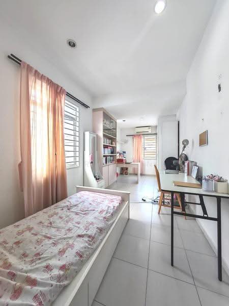 Rumah Teres 2-Tingkat untuk Dijual di Taman Setia Indah (Tebrau) - Christina Ang - Bedroom - PropertyGuru.com.my
