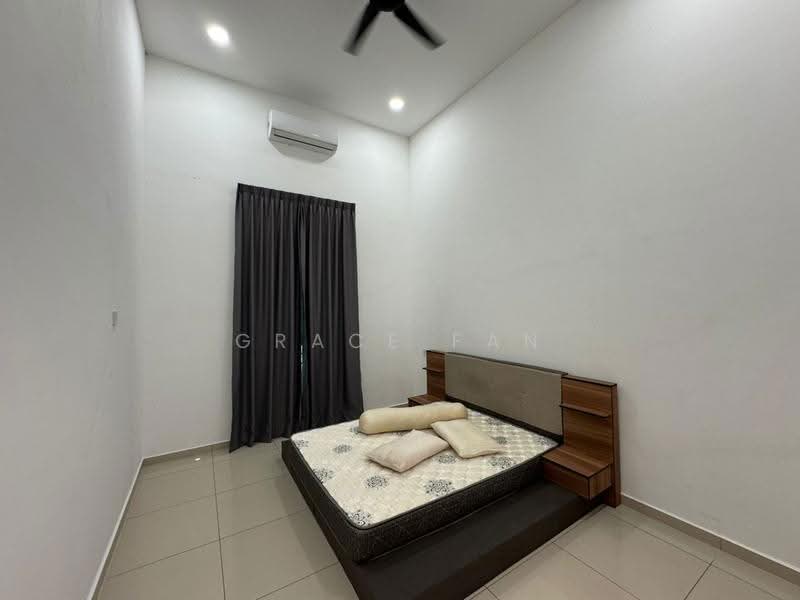 Rumah Teres 1-Tingkat untuk Dijual di Taman Saujana (Kluang) - Grace Fan - Bedroom - PropertyGuru.com.my