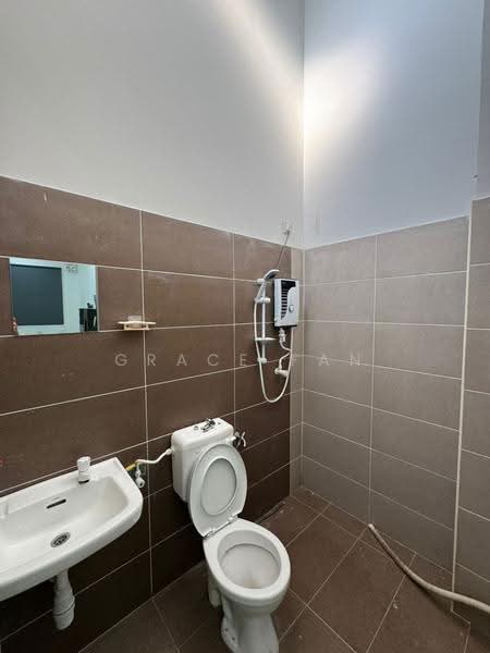 Rumah Teres 1-Tingkat untuk Dijual di Taman Saujana (Kluang) - Grace Fan - Bathroom - PropertyGuru.com.my