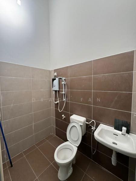 Rumah Teres 1-Tingkat untuk Dijual di Taman Saujana (Kluang) - Grace Fan - Bathroom - PropertyGuru.com.my