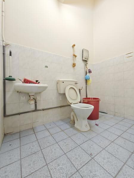 Rumah Teres 1-Tingkat untuk Dijual di Taman Merdeka (Batu Berendam) - Min Yee Chin - Bathroom - PropertyGuru.com.my