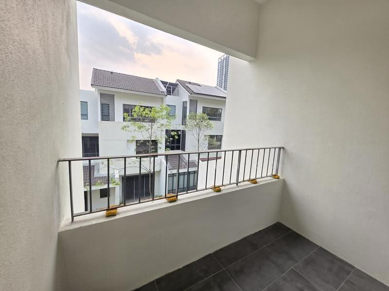 Rumah Teres untuk Disewa di Tamansari (Rawang) - Evelyn Khoo - PropertyGuru.com.my