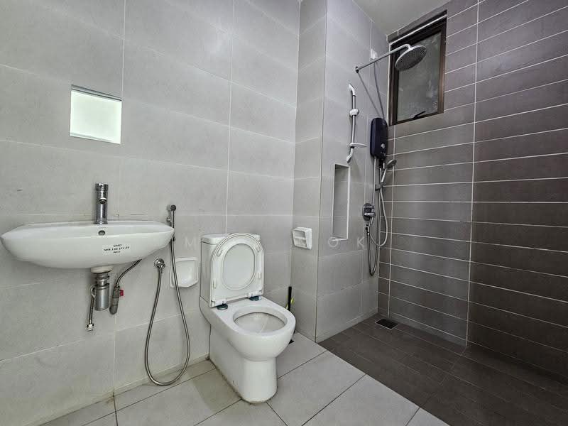 Condominium for Sale at PARC Regency (Residensi Masai) - M.L. Mok - Bathroom - PropertyGuru.com.my