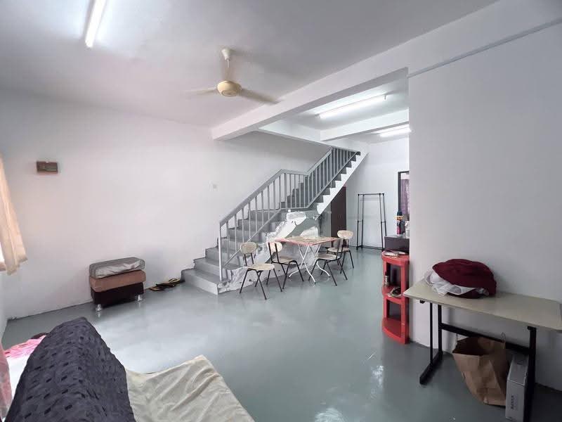 Townhouse for Sale in Taman Bukit Cheng (Cheng) - CHIN FN - Living Room - PropertyGuru.com.my