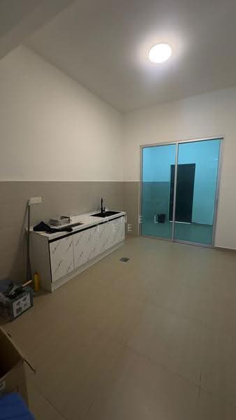 Rumah Teres 2-Tingkat untuk Disewa di Bandar Seri Impian (Kluang) - Shanel Tee - Kitchen - PropertyGuru.com.my