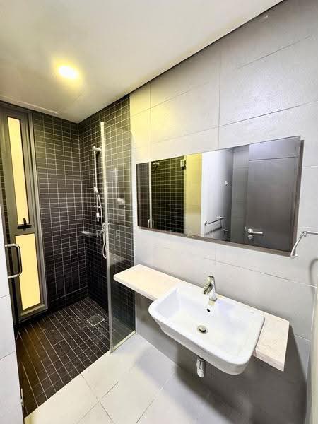 Kondominium untuk Disewa di The Breezeway - Rex Tan - Bathroom - PropertyGuru.com.my