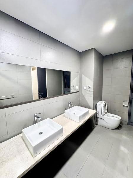 Kondominium untuk Disewa di The Breezeway - Rex Tan - Bathroom - PropertyGuru.com.my