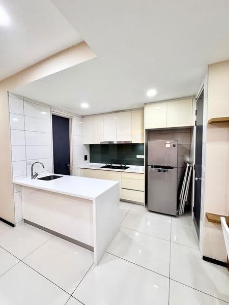 Kondominium untuk Disewa di The Breezeway - Rex Tan - Kitchen - PropertyGuru.com.my