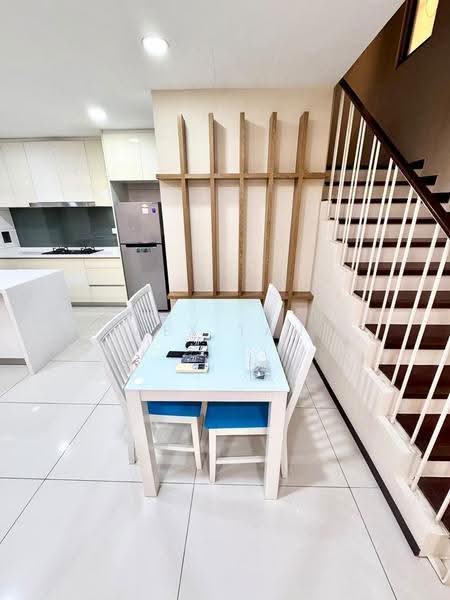 Kondominium untuk Disewa di The Breezeway - Rex Tan - Dining Room - PropertyGuru.com.my