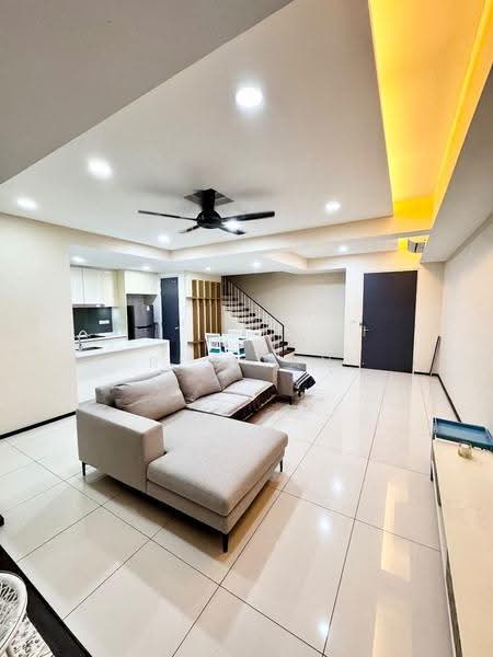 Kondominium untuk Disewa di The Breezeway - Rex Tan - Living Room - PropertyGuru.com.my