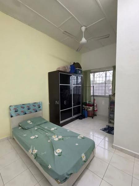2-storey Terraced House for Sale in Taman Sri Kluang (Kluang) - Shanel Tee - Bedroom - PropertyGuru.com.my