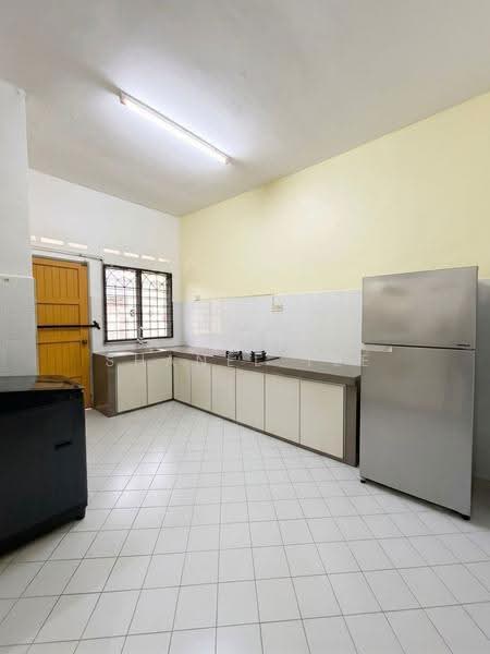 2-storey Terraced House for Sale in Taman Sri Kluang (Kluang) - Shanel Tee - Kitchen - PropertyGuru.com.my