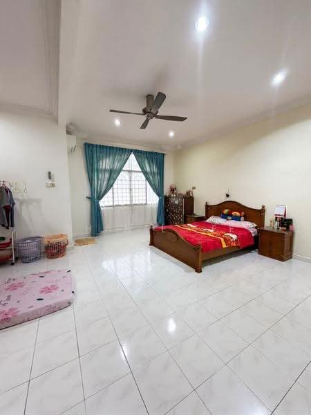 2-storey Terraced House for Sale in Taman Sri Kluang (Kluang) - Shanel Tee - Bedroom - PropertyGuru.com.my