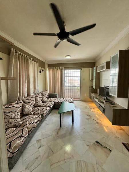 Apartment for Rent at Pangsapuri Seri Pinang - Kays Chin - Living Room - PropertyGuru.com.my