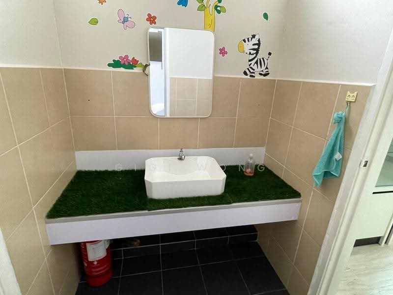 Shop for Rent in Taman Kota Laksamana (Melaka City) - Gigi Wong - Bathroom - PropertyGuru.com.my