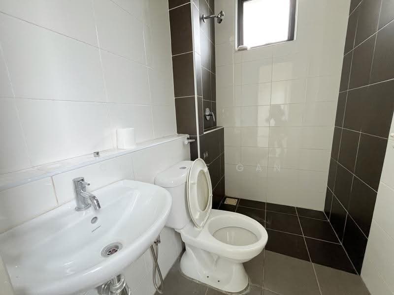 Cluster House for Sale in Telok Panglima Garang (Selangor) - Charlie Gan - Bathroom - PropertyGuru.com.my