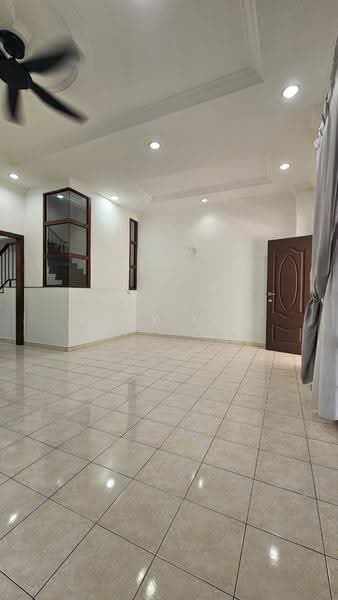 2-storey Terraced House for Sale in Taman Perling (Perling) - Zoey Lee - Living Room - PropertyGuru.com.my