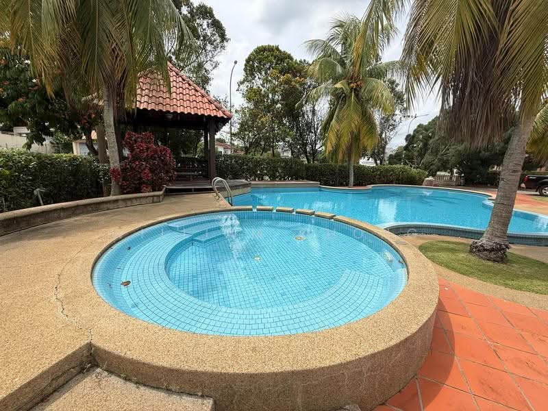 Bungalow House for Sale in Ayer Keroh (Melaka) - William Chong - Pool - PropertyGuru.com.my