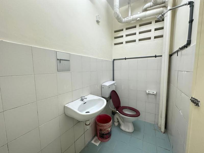 Apartment for Rent at Pangsapuri Angsana - Moon Yee - Bathroom - PropertyGuru.com.my