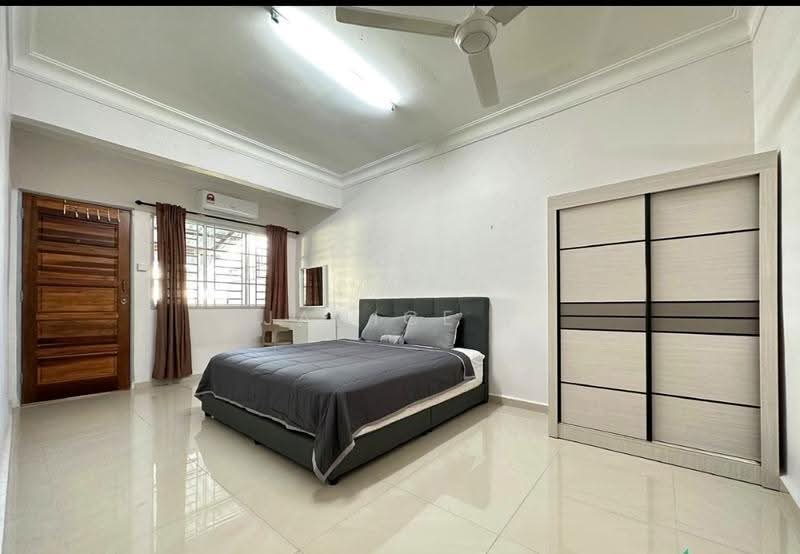 2-storey Terraced House for Sale in Taman Abad (Johor Bahru) - Janice . - Bedroom - PropertyGuru.com.my