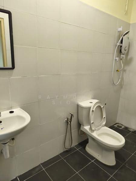 Pangsapuri untuk Disewa di Kayangan Apartment - Raymond Siow - Bathroom - PropertyGuru.com.my