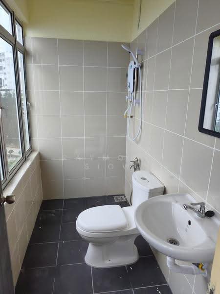 Pangsapuri untuk Disewa di Kayangan Apartment - Raymond Siow - Bathroom - PropertyGuru.com.my