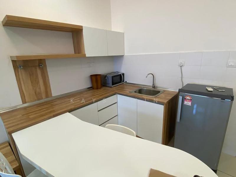 Kediaman Servis untuk Disewa di Zeva @ Equine South - Kays Chin - Kitchen - PropertyGuru.com.my