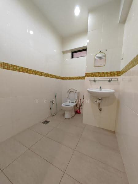 Kondominium untuk Disewa di Vista Komanwel C - Sky Wong - Bathroom - PropertyGuru.com.my