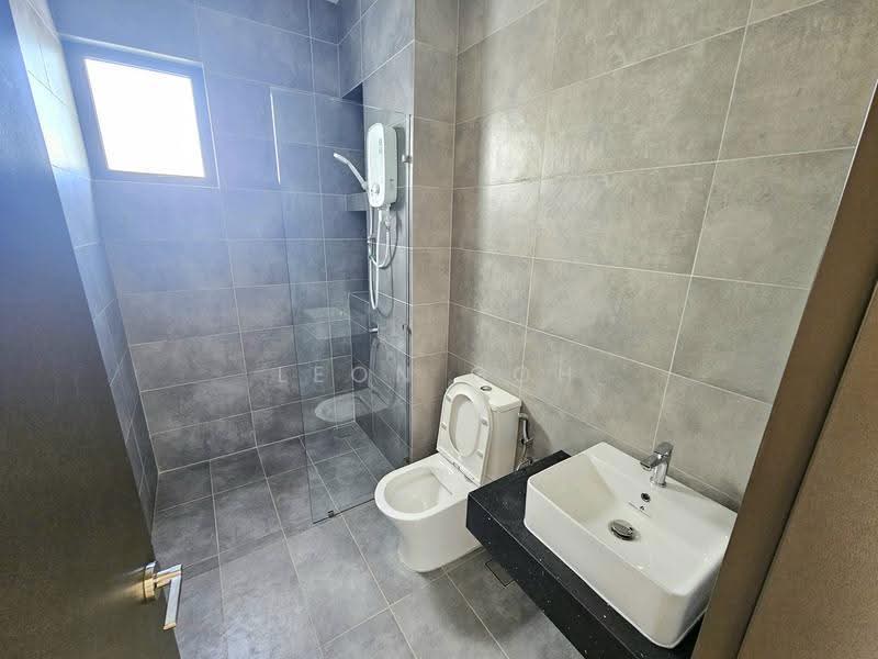 2-storey Terraced House for Rent in Twentyfive7 (Tanjong Duabelas) - Leon Goh - Bathroom - PropertyGuru.com.my